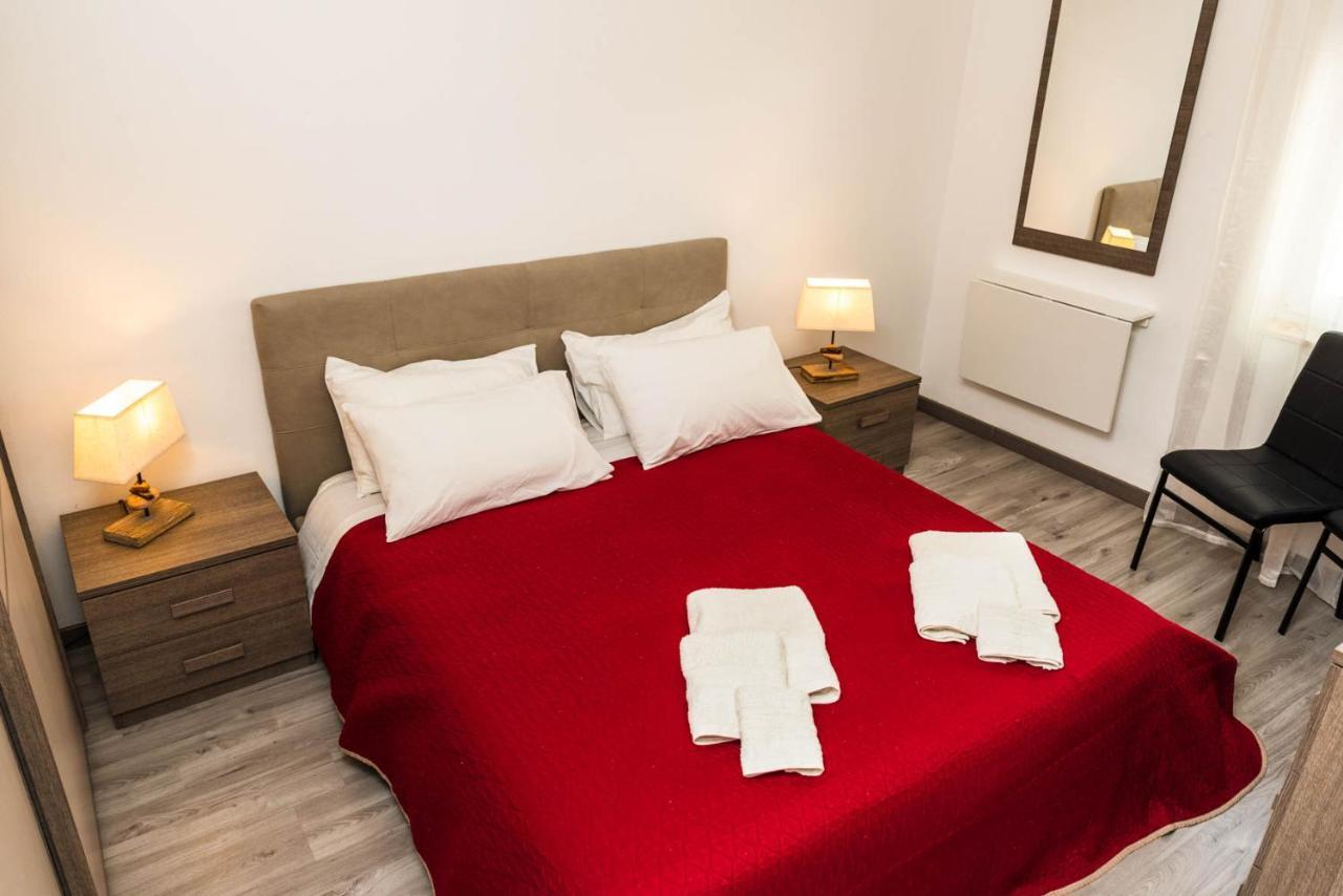 La Casa Del Poeta Hotell Porto Torres Exteriör bild