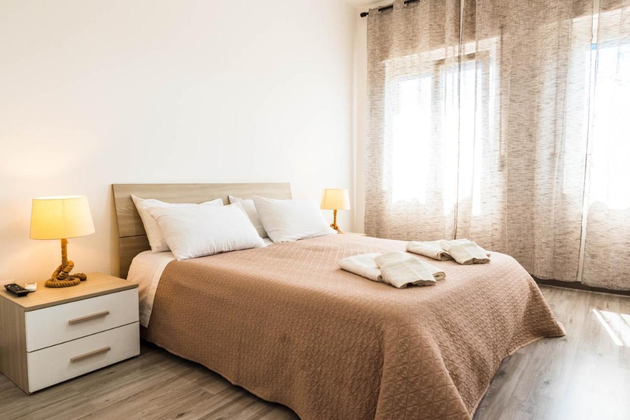 La Casa Del Poeta Hotell Porto Torres Exteriör bild